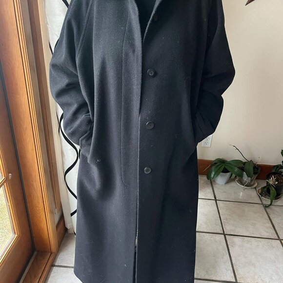 Burberry coat - Picture 2 of 3